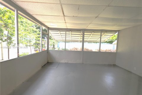 Villa ou maison à louer à North Lauderdale, Floride: 2 chambres, 100.71 m2 № 2172566 - photo 18