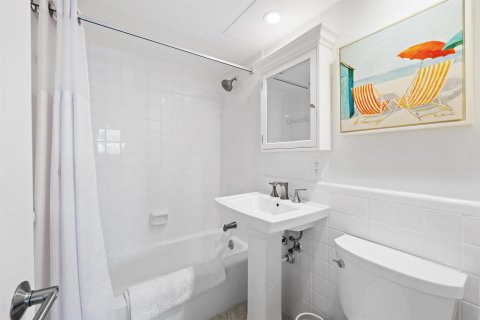 Condo in Juno Beach, Florida, 2 bedrooms  № 2193251 - photo 12