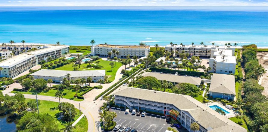 Condo in Juno Beach, Florida, 2 bedrooms  № 2193251