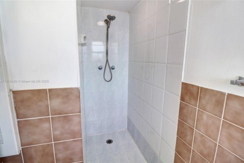 Снять в аренду кондоминиум в Норт-Майами, Флорида 2 спальни, 97.18м2, № 1972865 - фото 15