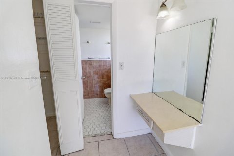 Снять в аренду кондоминиум в Норт-Майами, Флорида 2 спальни, 97.18м2, № 1972865 - фото 13