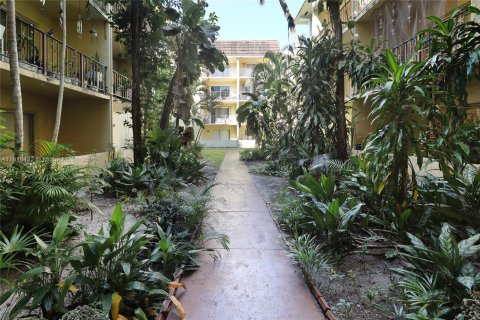 Снять в аренду кондоминиум в Норт-Майами, Флорида 2 спальни, 97.18м2, № 1972865 - фото 26