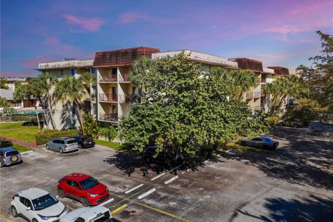 Снять в аренду кондоминиум в Норт-Майами, Флорида 2 спальни, 97.18м2, № 1972865 - фото 27