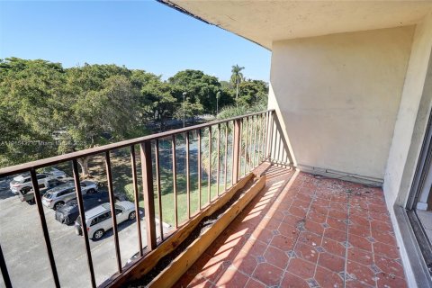 Снять в аренду кондоминиум в Норт-Майами, Флорида 2 спальни, 97.18м2, № 1972865 - фото 20