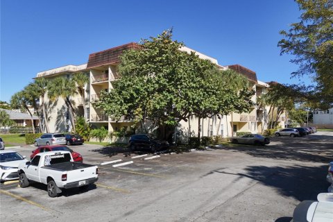 Снять в аренду кондоминиум в Норт-Майами, Флорида 2 спальни, 97.18м2, № 1972865 - фото 28