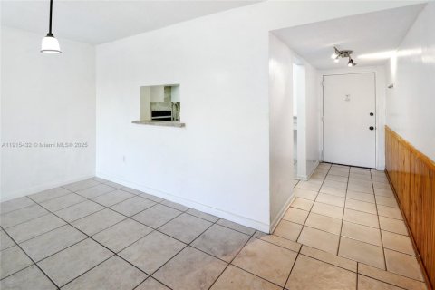 Снять в аренду кондоминиум в Норт-Майами, Флорида 2 спальни, 97.18м2, № 1972865 - фото 8