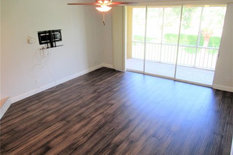 Townhouse in Tierra Verde, Florida 3 bedrooms, 207.73 sq.m. № 1894134 - photo 5