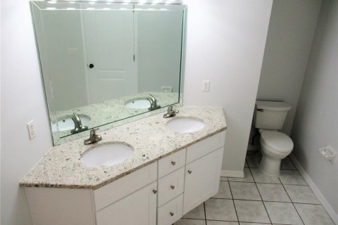 Townhouse in Tierra Verde, Florida 3 bedrooms, 207.73 sq.m. № 1894134 - photo 20