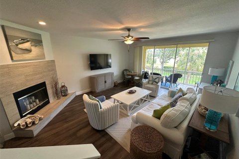 Townhouse in Tierra Verde, Florida 3 bedrooms, 207.73 sq.m. № 1894134 - photo 4
