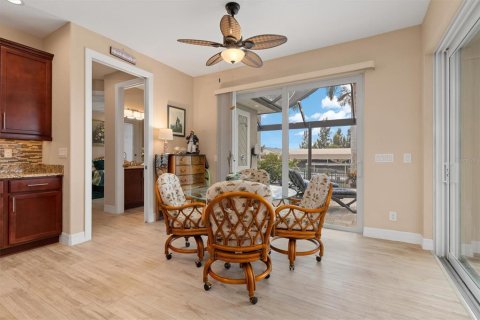 House in Port Charlotte, Florida 3 bedrooms, 190.08 sq.m. № 2330384 - photo 20