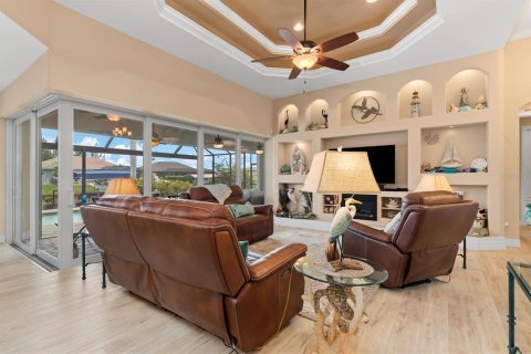 House in Port Charlotte, Florida 3 bedrooms, 190.08 sq.m. № 2330384 - photo 10