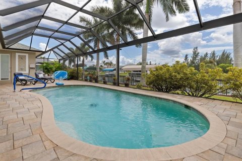 House in Port Charlotte, Florida 3 bedrooms, 190.08 sq.m. № 2330384 - photo 3