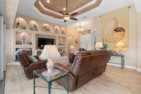 House in Port Charlotte, Florida 3 bedrooms, 190.08 sq.m. № 2330384 - photo 13