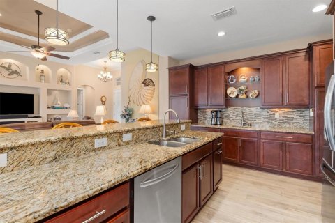 House in Port Charlotte, Florida 3 bedrooms, 190.08 sq.m. № 2330384 - photo 17