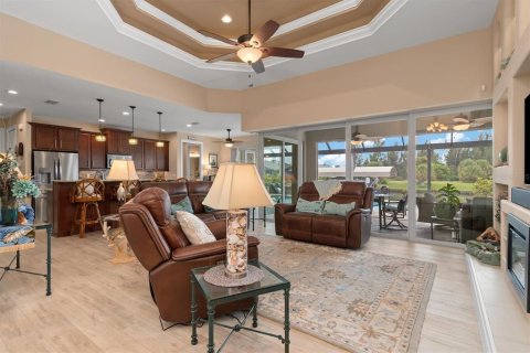 House in Port Charlotte, Florida 3 bedrooms, 190.08 sq.m. № 2330384 - photo 9