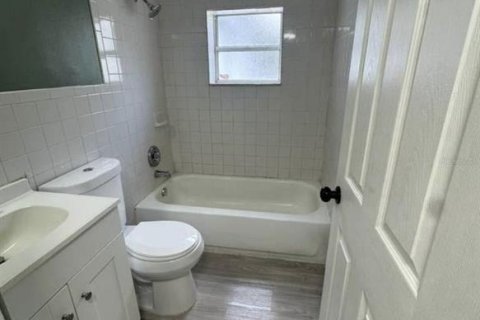 Casa en alquiler en Port Richey, Florida, 2 dormitorios, 75.81 m2 № 2119409 - foto 7