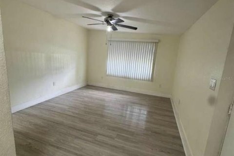 Casa en alquiler en Port Richey, Florida, 2 dormitorios, 75.81 m2 № 2119409 - foto 5