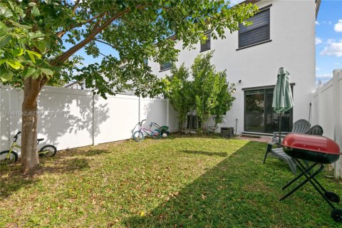 Купить таунхаус в Хайалиа, Флорида 3 спальни, 143.07м2, № 2027419 - фото 19