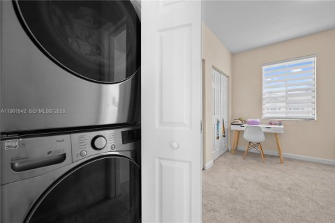 Купить таунхаус в Хайалиа, Флорида 3 спальни, 143.07м2, № 2027419 - фото 17