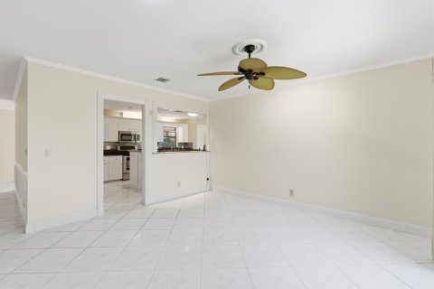 House in Stuart, Florida 4 bedrooms, 269.51 sq.m. № 2183086 - photo 21