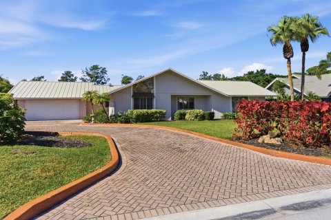 House in Stuart, Florida 4 bedrooms, 269.51 sq.m. № 2183086