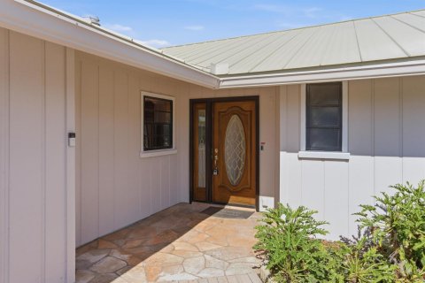 House in Stuart, Florida 4 bedrooms, 269.51 sq.m. № 2183086 - photo 5