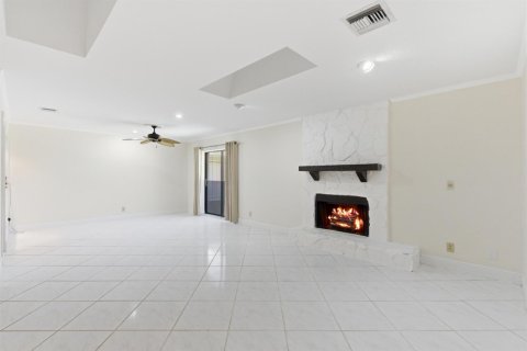 House in Stuart, Florida 4 bedrooms, 269.51 sq.m. № 2183086 - photo 18