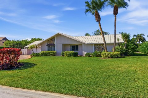 House in Stuart, Florida 4 bedrooms, 269.51 sq.m. № 2183086 - photo 3