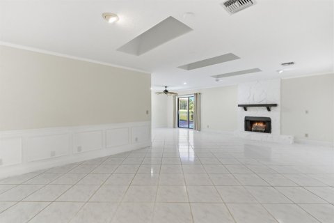 House in Stuart, Florida 4 bedrooms, 269.51 sq.m. № 2183086 - photo 17