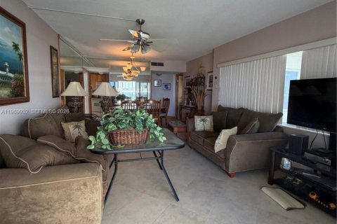 Condominio en alquiler en Pompano Beach, Florida, 2 dormitorios, 95.5 m2 № 2030734 - foto 18