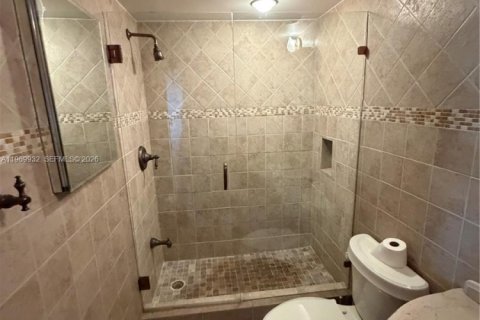 Condominio en alquiler en Pompano Beach, Florida, 2 dormitorios, 95.5 m2 № 2030734 - foto 23