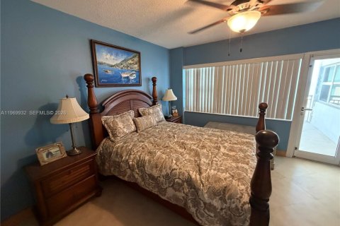 Condominio en alquiler en Pompano Beach, Florida, 2 dormitorios, 95.5 m2 № 2030734 - foto 16