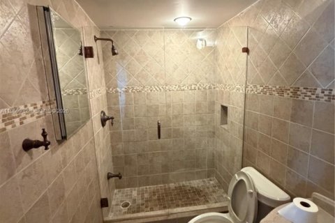 Condominio en alquiler en Pompano Beach, Florida, 2 dormitorios, 95.5 m2 № 2030734 - foto 21