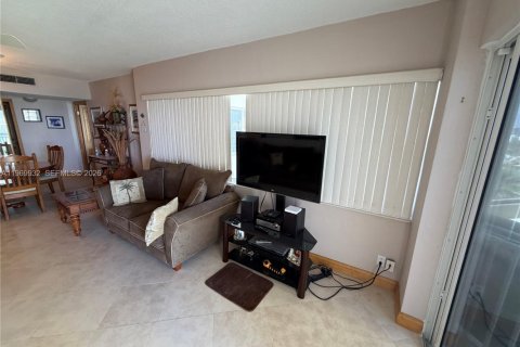 Condominio en alquiler en Pompano Beach, Florida, 2 dormitorios, 95.5 m2 № 2030734 - foto 11