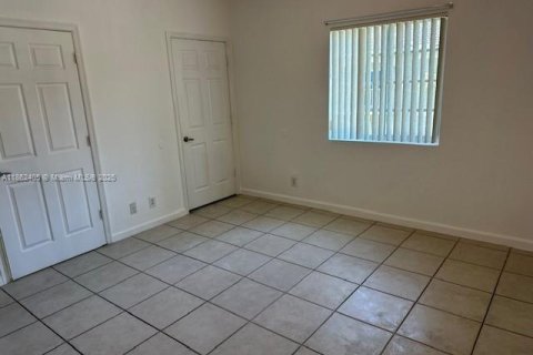Copropriété à vendre à Hollywood, Floride: 2 chambres, 100.33 m2 № 1890422 - photo 11