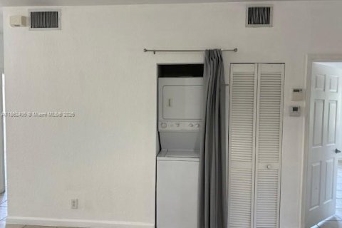 Copropriété à vendre à Hollywood, Floride: 2 chambres, 100.33 m2 № 1890422 - photo 8