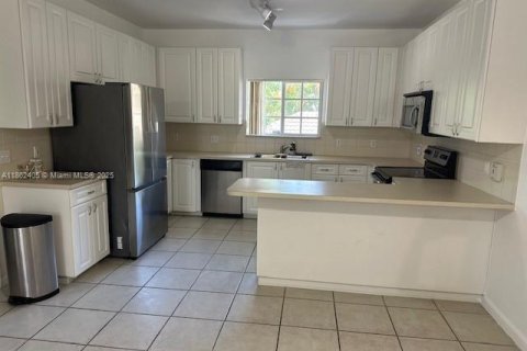 Copropriété à vendre à Hollywood, Floride: 2 chambres, 100.33 m2 № 1890422 - photo 1