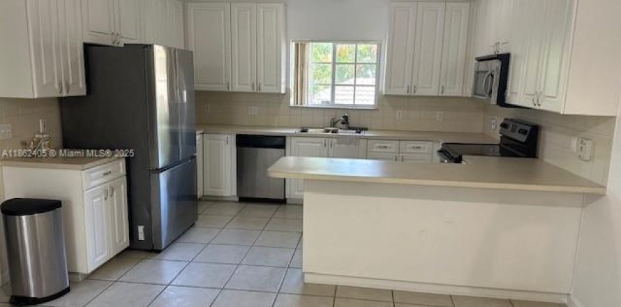 Condo à Hollywood, Floride, 2 chambres № 1890422