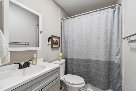 House in Seminole, Florida 4 bedrooms, 165.18 sq.m. № 2223674 - photo 23