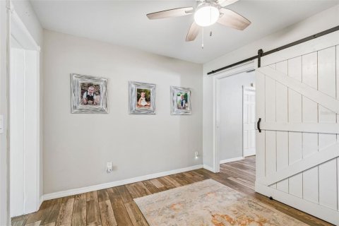 House in Seminole, Florida 4 bedrooms, 165.18 sq.m. № 2223674 - photo 12