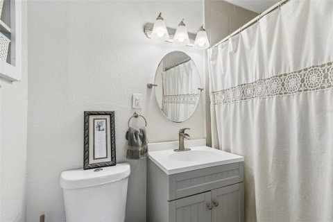 House in Seminole, Florida 4 bedrooms, 165.18 sq.m. № 2223674 - photo 20