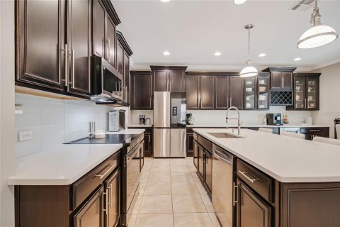 Villa ou maison à vendre à Orlando, Floride: 4 chambres, 375.14 m2 № 2157570 - photo 4