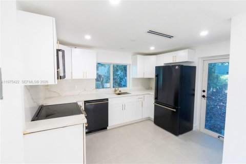 Casa en venta en Coral Gables, Florida, 3 dormitorios, 108.32 m2 № 2044441 - foto 4