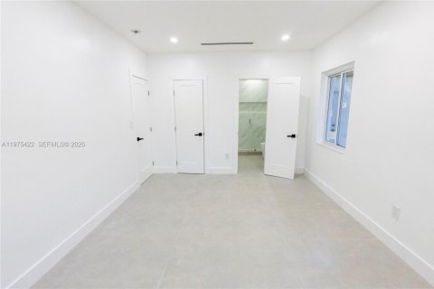 Casa en venta en Coral Gables, Florida, 3 dormitorios, 108.32 m2 № 2044441 - foto 9