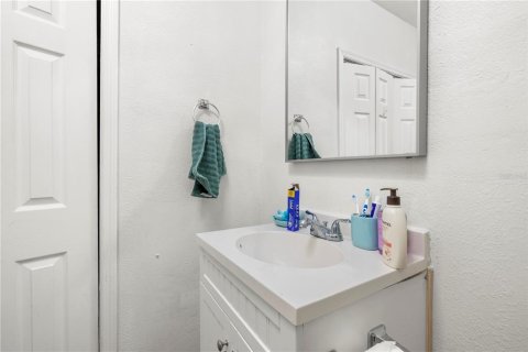 Casa en venta en Tampa, Florida, 3 dormitorios, 99.22 m2 № 2384350 - foto 29