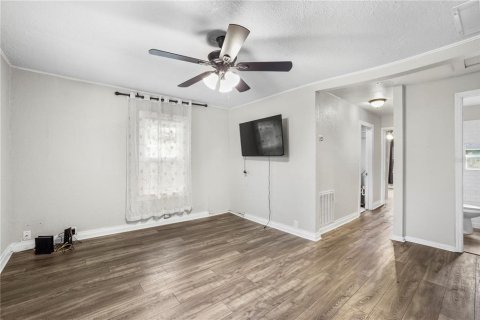 Casa en venta en Tampa, Florida, 3 dormitorios, 99.22 m2 № 2384350 - foto 8