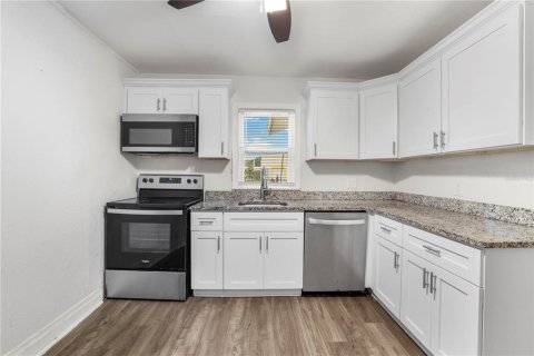 Casa en venta en Tampa, Florida, 3 dormitorios, 99.22 m2 № 2384350 - foto 12
