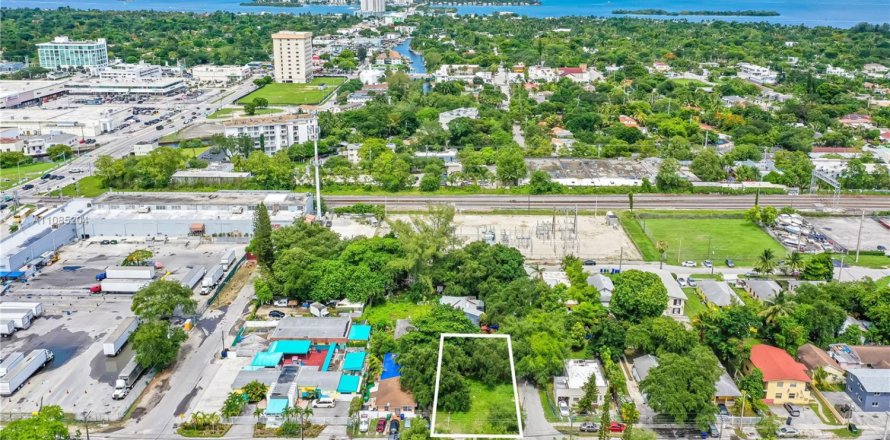 Immobilier commercial à Miami, Floride № 1863033