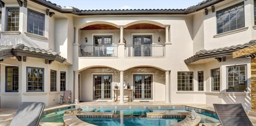 Villa ou maison à Lighthouse Point, Floride 6 chambres, 462.75 m2 № 2246740