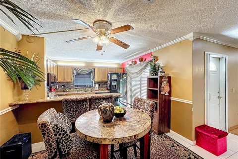 Townhouse in St. Lucie, Florida 2 bedrooms, 123.37 sq.m. № 2108224 - photo 14